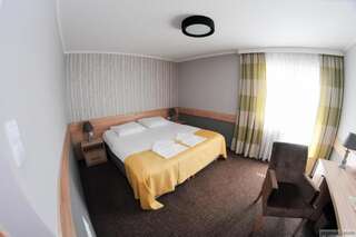 Отель Hotel Mużakowski Ленкница Двухместный номер «Комфорт» с 1 кроватью или 2 отдельными кроватями-5
